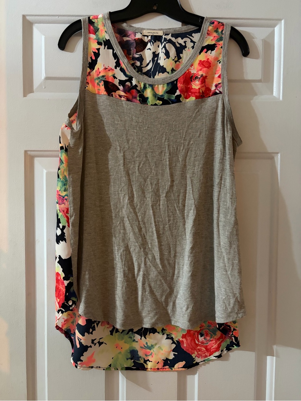 12PM‎ by Mon Ami Women's Mixed Media Grey Floral Tank Top. Size large.